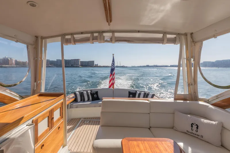 Seahorse II Yacht Photos Pics 