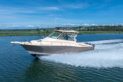 Grady-White Express 370