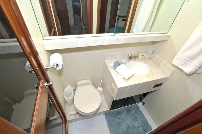 Cleodora Yacht Photos Pics 