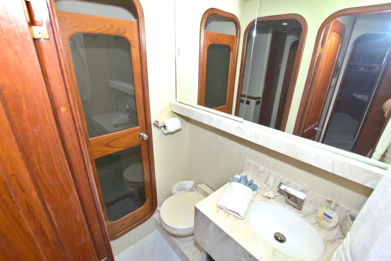 Cleodora Yacht Photos Pics 