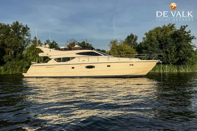 2005 Ferretti Yachts 550