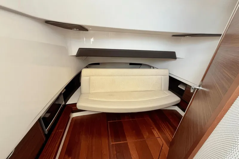 Two Monkeys Yacht Photos Pics 