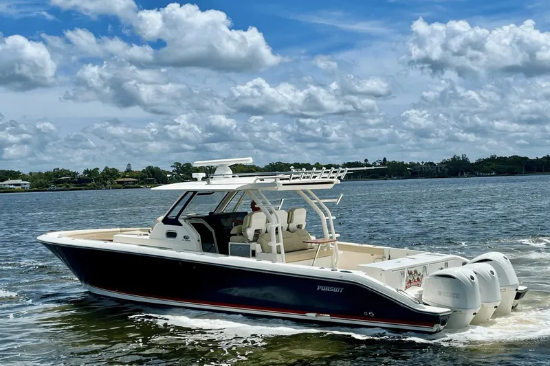 Two Monkeys Yacht Photos Pics 