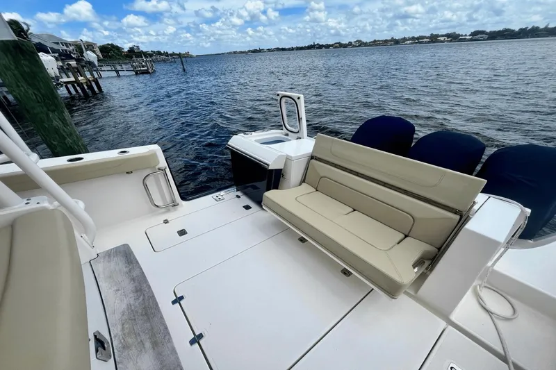 Two Monkeys Yacht Photos Pics 