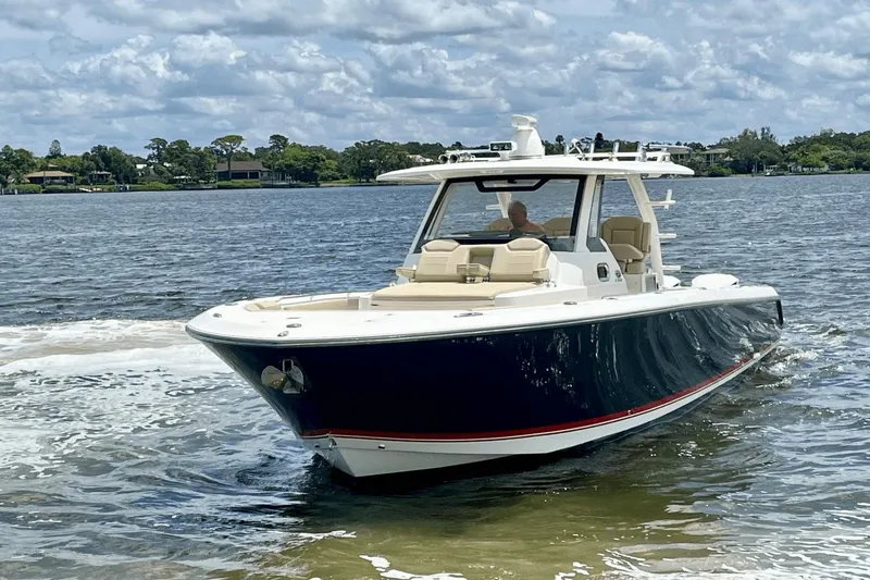 Two Monkeys Yacht Photos Pics 