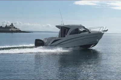 2019 Beneteau Antares 8