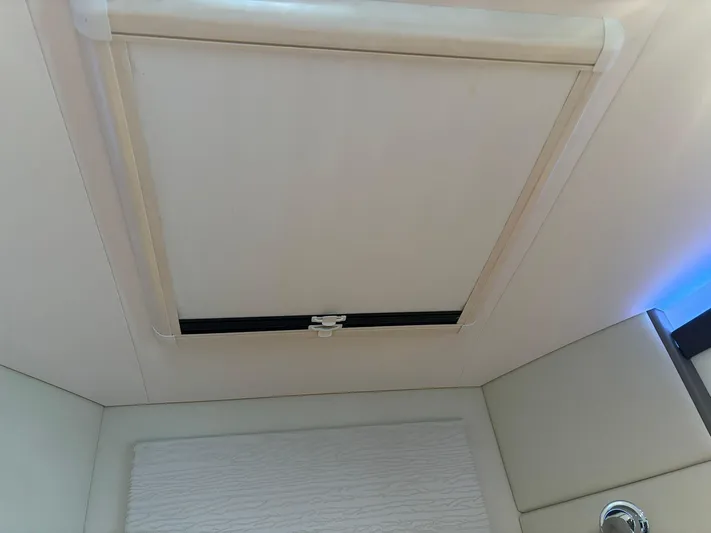  Yacht Photos Pics 2019 Carver 37 Coupe - Image 23