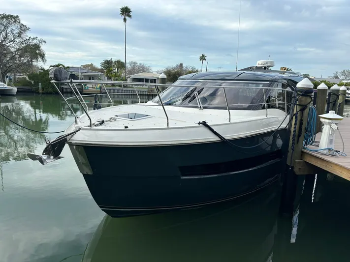  Yacht Photos Pics 2019 Carver 37 Coupe - Image 5