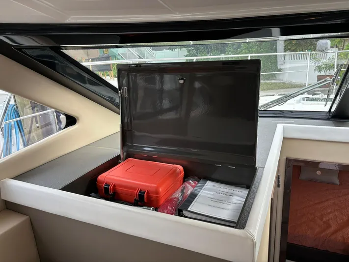  Yacht Photos Pics 2019 Carver 37 Coupe - Image 59