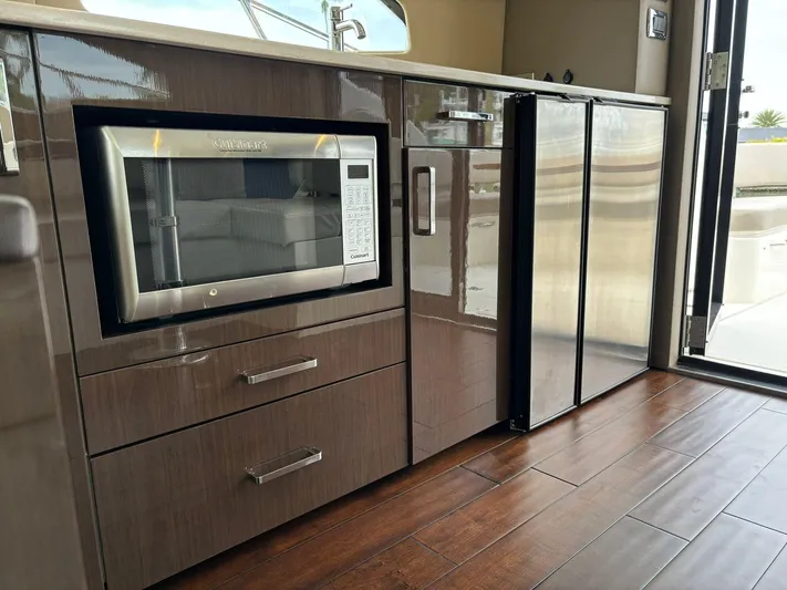  Yacht Photos Pics 2019 Carver 37 Coupe - Image 40