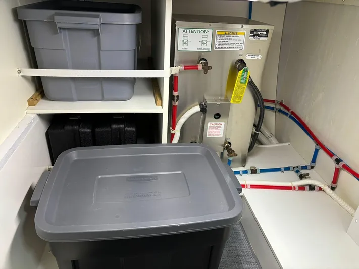  Yacht Photos Pics 2019 Carver 37 Coupe - Image 61