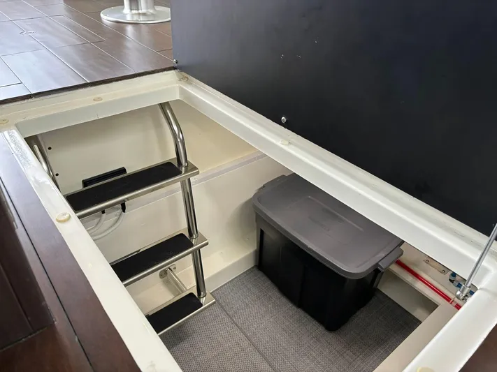  Yacht Photos Pics 2019 Carver 37 Coupe - Image 60