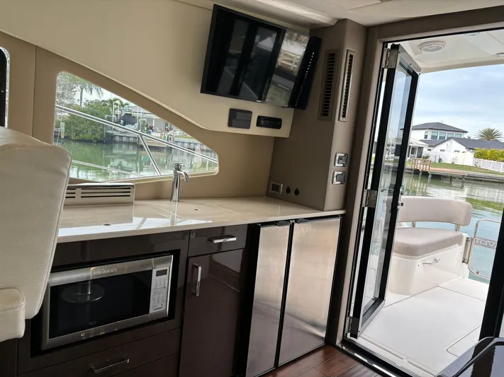  Yacht Photos Pics 2019 Carver 37 Coupe - Image 39