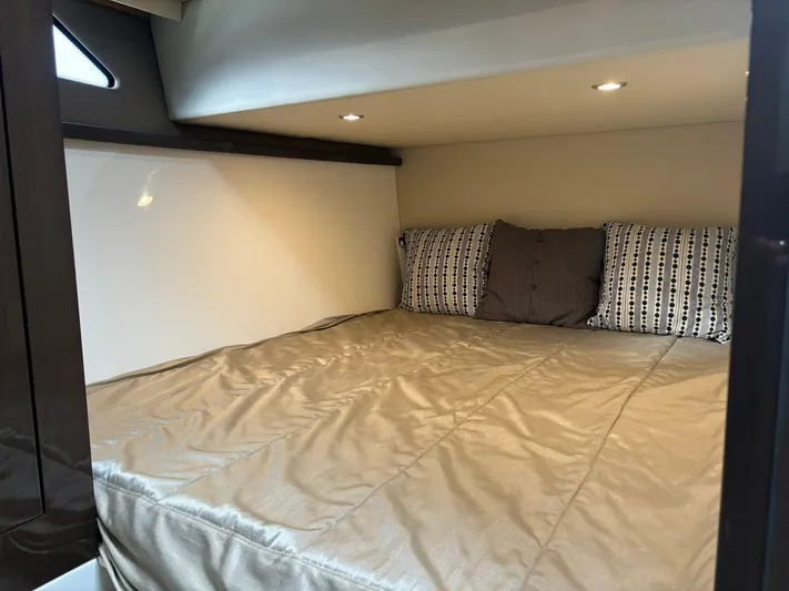  Yacht Photos Pics 2019 Carver 37 Coupe - Image 26