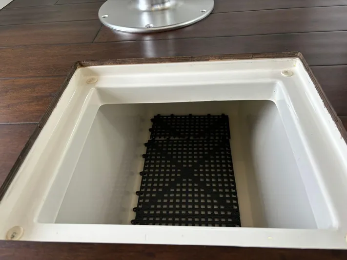  Yacht Photos Pics 2019 Carver 37 Coupe - Image 64