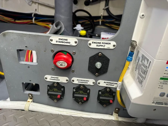  Yacht Photos Pics 2019 Carver 37 Coupe - Image 76