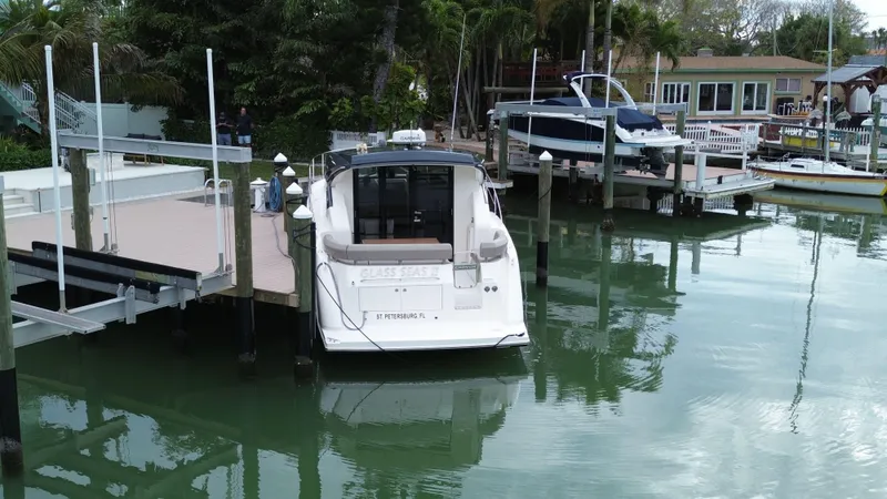  Yacht Photos Pics 2019 Carver 37 Coupe - Image 82