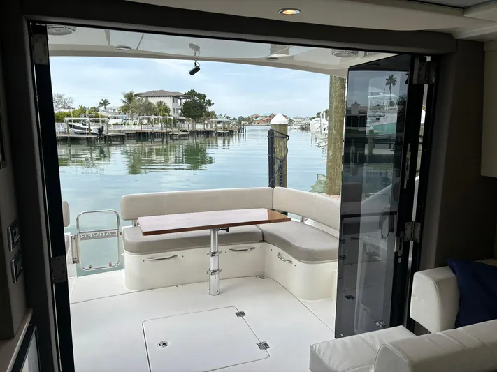  Yacht Photos Pics 2019 Carver 37 Coupe - Image 68