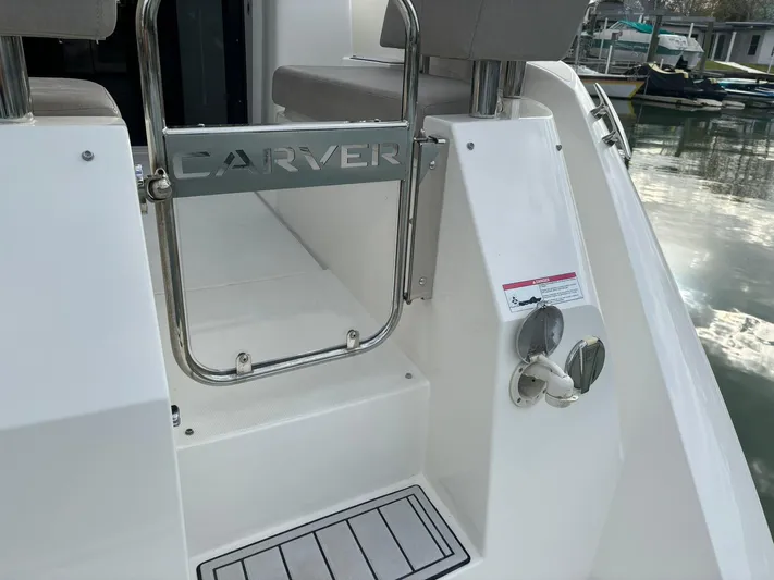  Yacht Photos Pics 2019 Carver 37 Coupe - Image 16