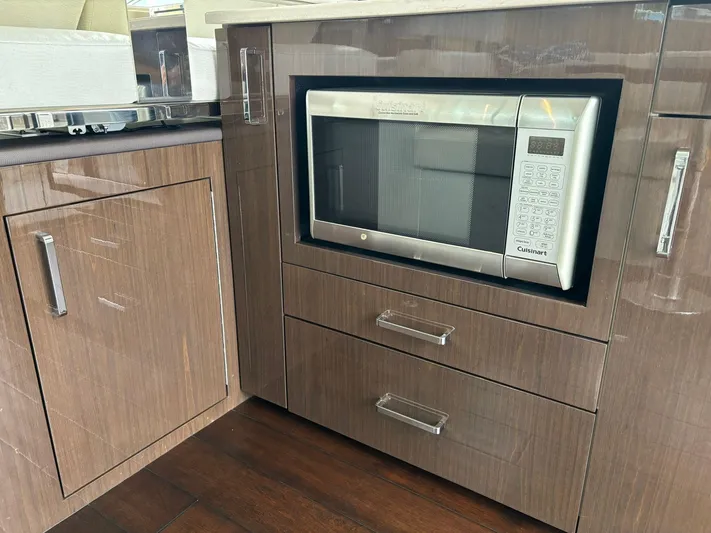  Yacht Photos Pics 2019 Carver 37 Coupe - Image 46