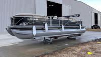2016 Tracker Regency 254 DL3