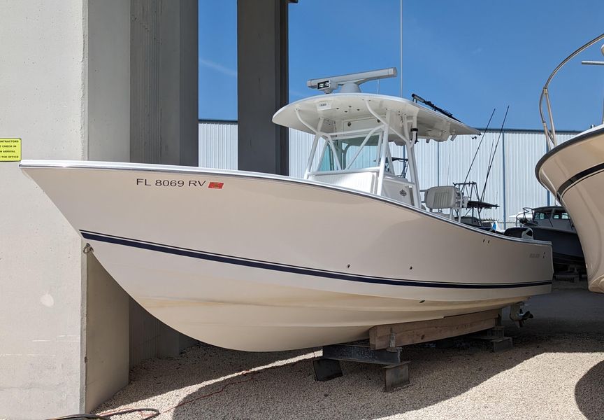 2008 Regulator 32 FS