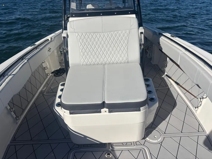  Yacht Photos Pics 2021 FOUNTAIN 34 TE - Image 14