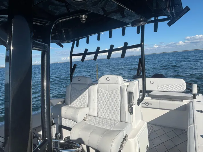  Yacht Photos Pics 2021 FOUNTAIN 34 TE - Image 30