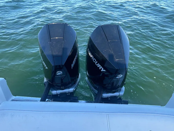  Yacht Photos Pics 2021 FOUNTAIN 34 TE - Image 39