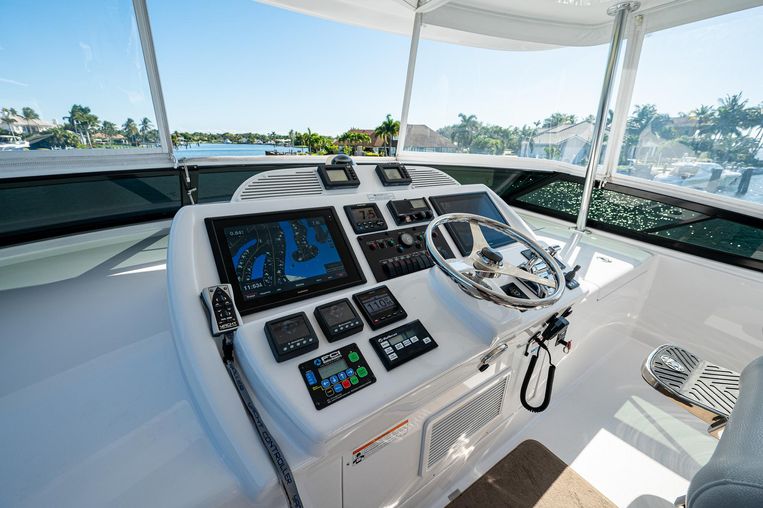 2014-60-hatteras-60-motor-yacht