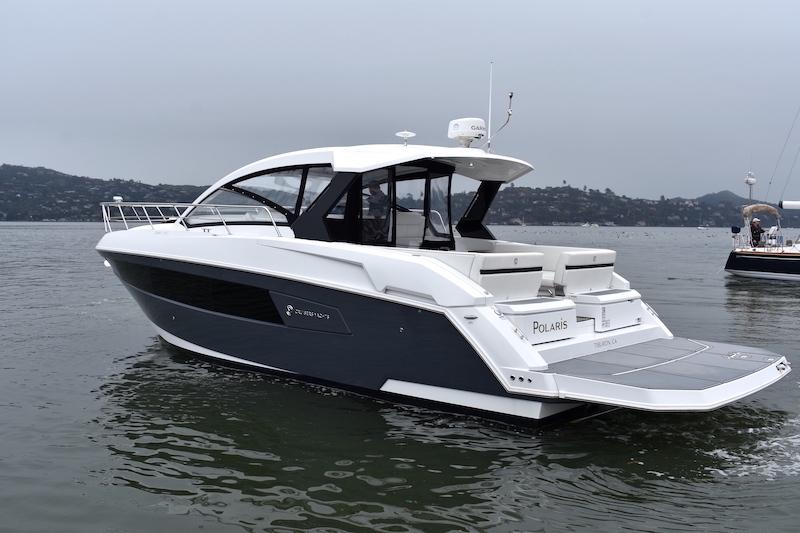 cruisers yachts 390 express coupe