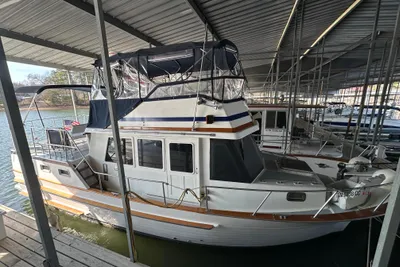 Present Yachts 35 MotorYacht