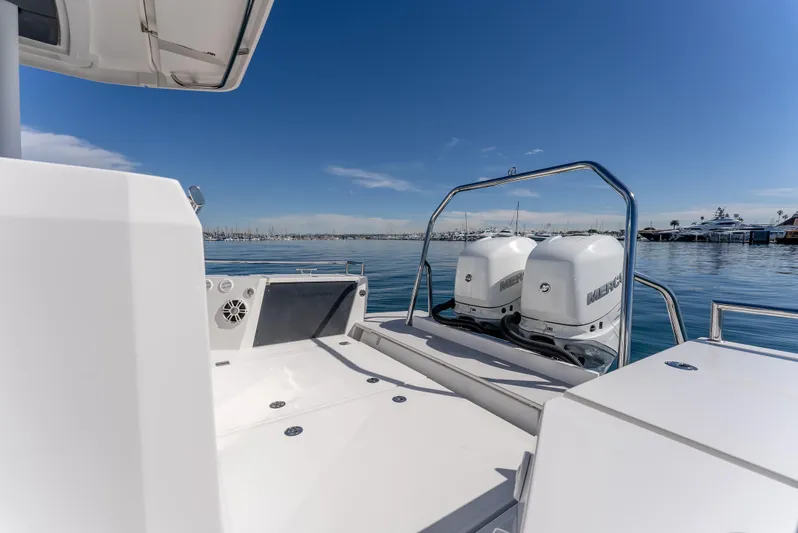 Mahana Yacht Photos Pics 