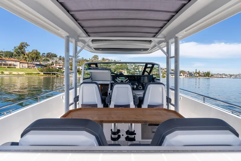 Mahana Yacht Photos Pics 