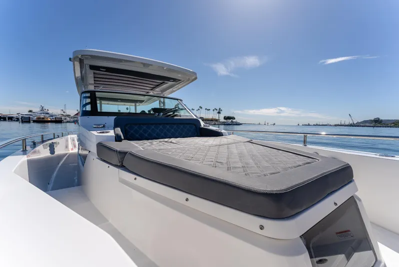 Mahana Yacht Photos Pics 