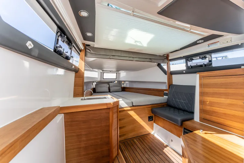 Mahana Yacht Photos Pics 