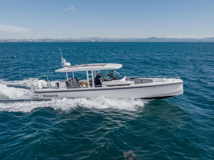 Mahana Yacht Photos Pics 