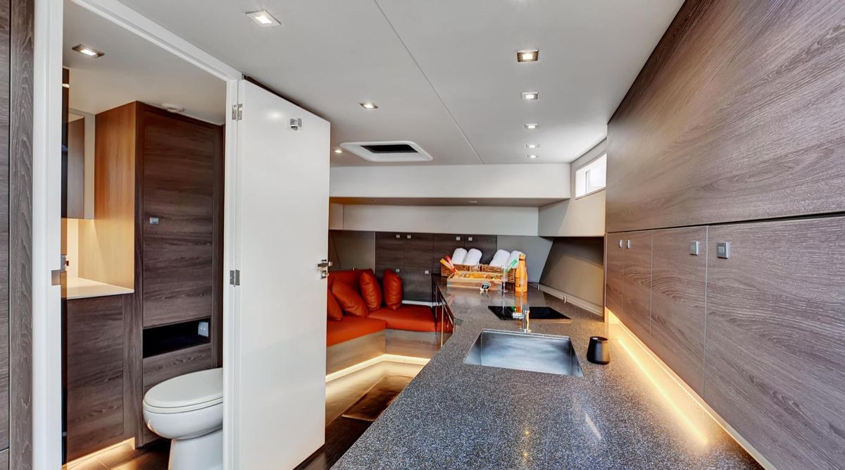 2017 Vanquish Yachts 54 