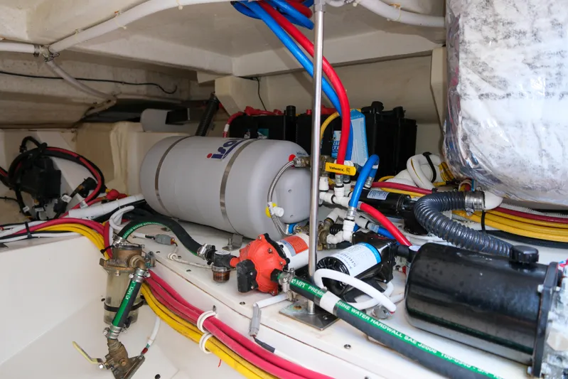 Feeling Knotty Yacht Photos Pics 