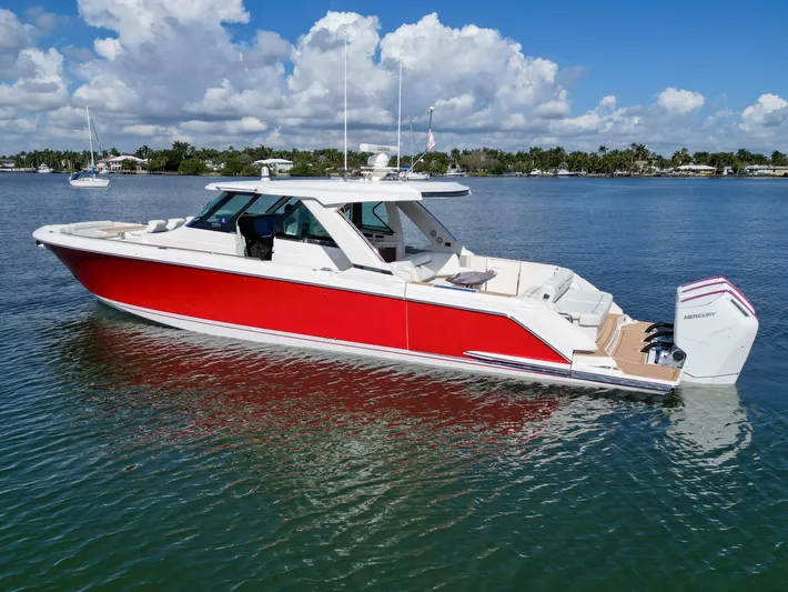 Feeling Knotty Yacht Photos Pics 