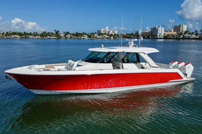 Tiara Yachts 48 LS