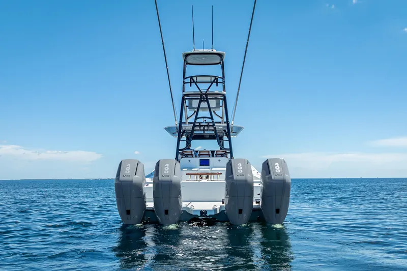  Yacht Photos Pics 2024 Freeman 43 boat with quad 400 V8 engines on open sea.