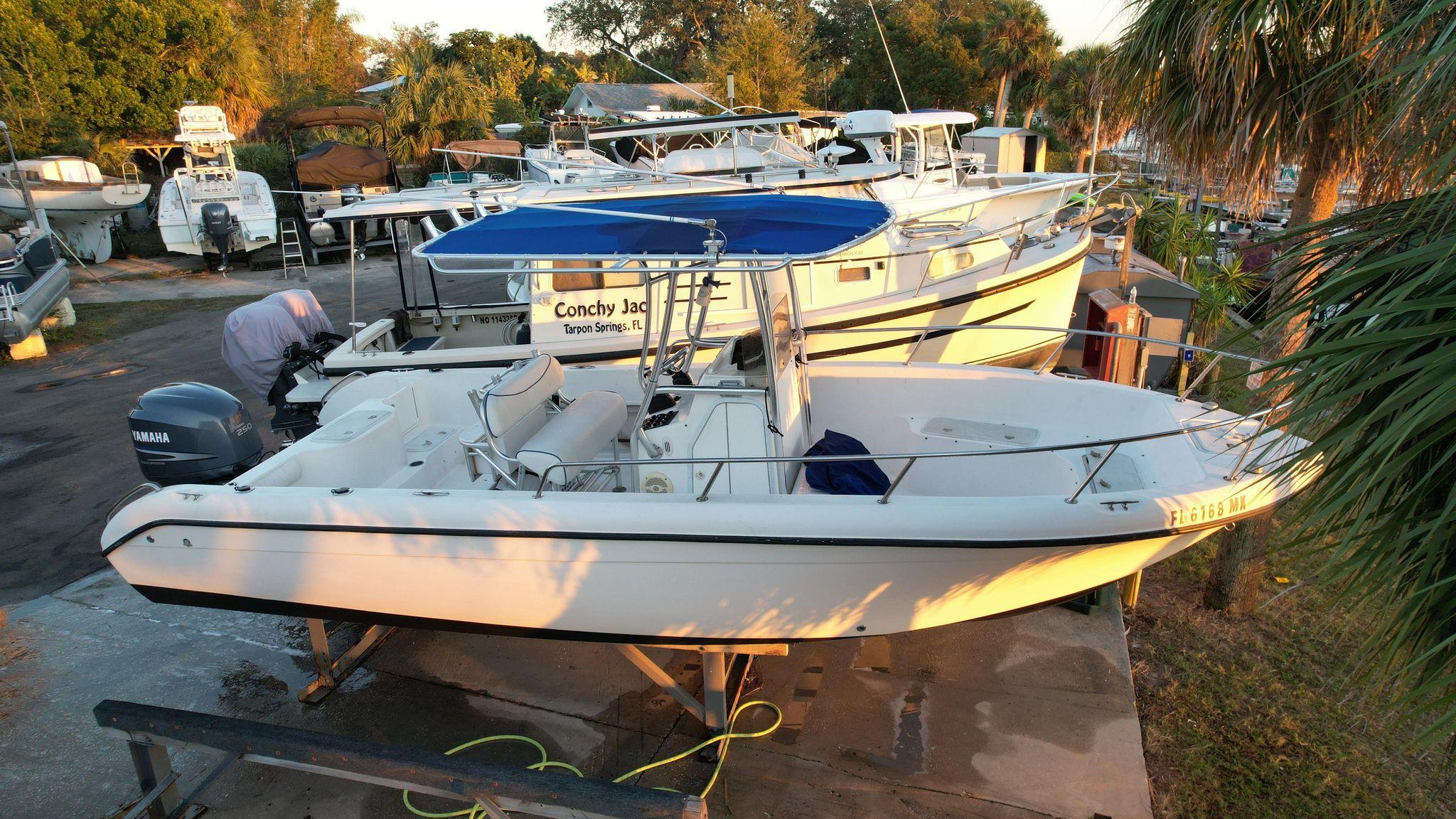 2004 Carolina Skiff 2400 CC Middenconsole boten te koop YachtWorld