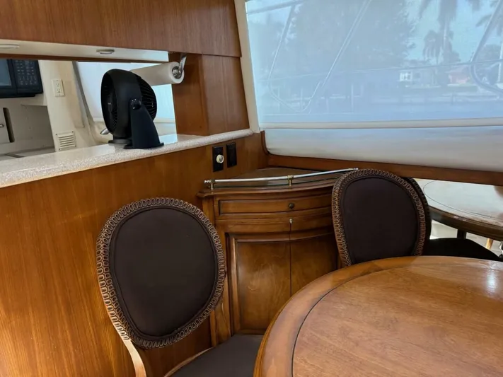  Yacht Photos Pics 1997 Carver 500 Cockpit Motor Yacht - Image 46