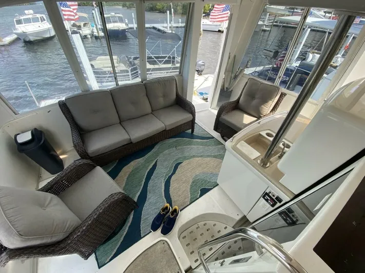  Yacht Photos Pics 1997 Carver 500 Cockpit Motor Yacht - Image 22