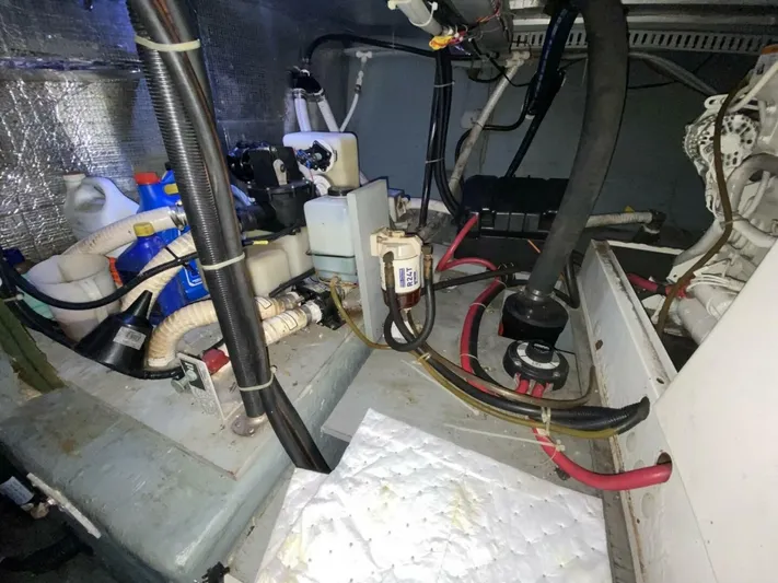  Yacht Photos Pics 1997 Carver 500 Cockpit Motor Yacht - Image 73