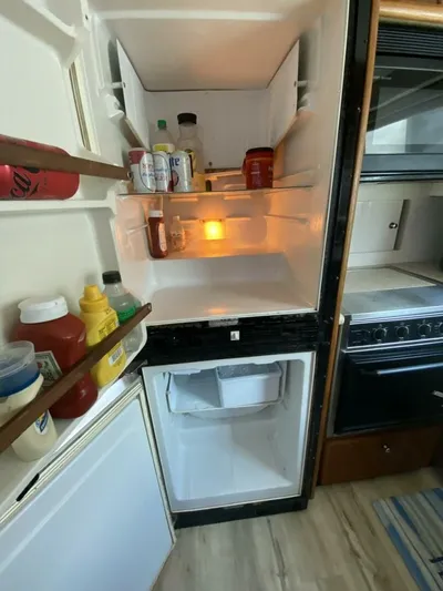  Yacht Photos Pics 1997 Carver 500 Cockpit Motor Yacht - Image 41