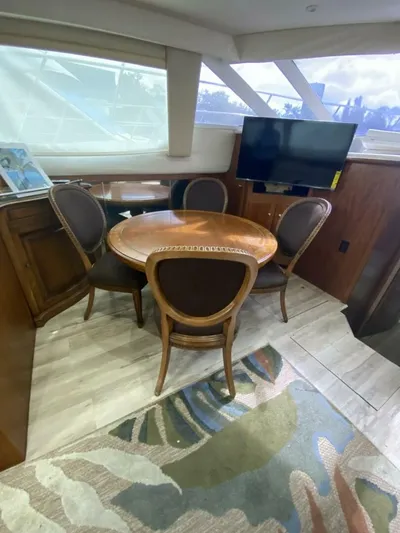  Yacht Photos Pics 1997 Carver 500 Cockpit Motor Yacht - Image 45