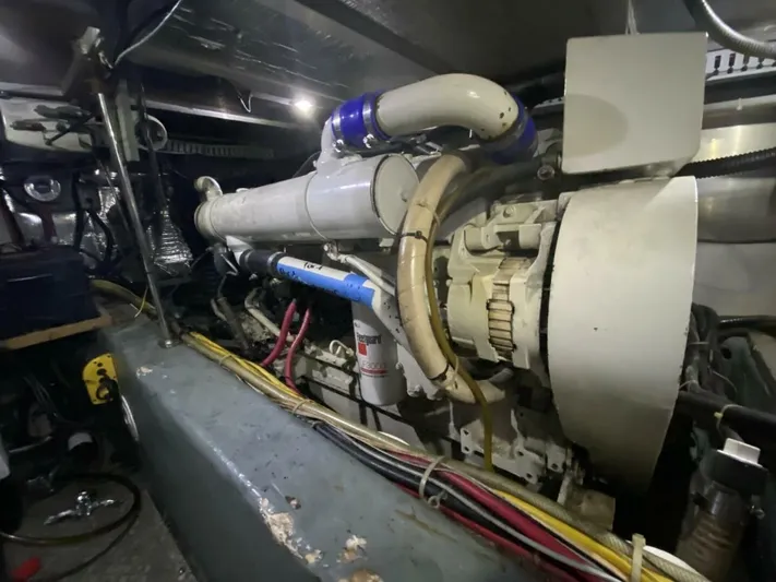  Yacht Photos Pics 1997 Carver 500 Cockpit Motor Yacht - Image 68