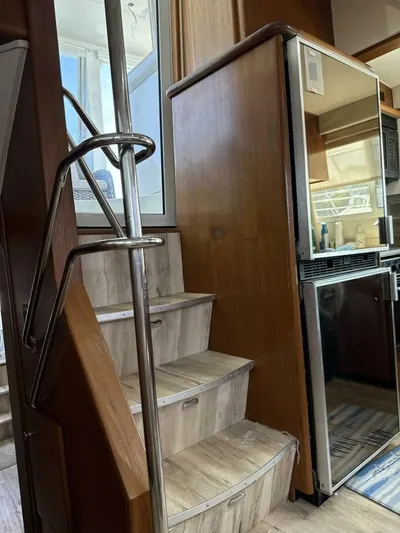  Yacht Photos Pics 1997 Carver 500 Cockpit Motor Yacht - Image 35